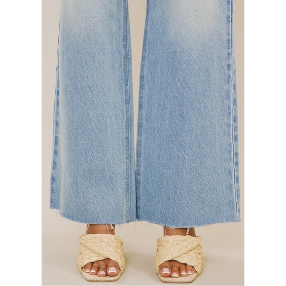 KanCan High Rise 90’s Flare Leg Jean - Picture 4 of 7